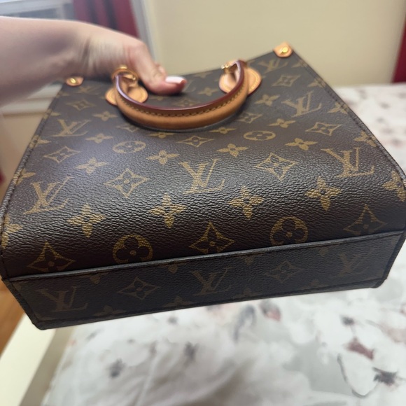 Louis Vuitton Hand Bag with cross body - dust bag, box and receipt available. - Picture 3 of 6